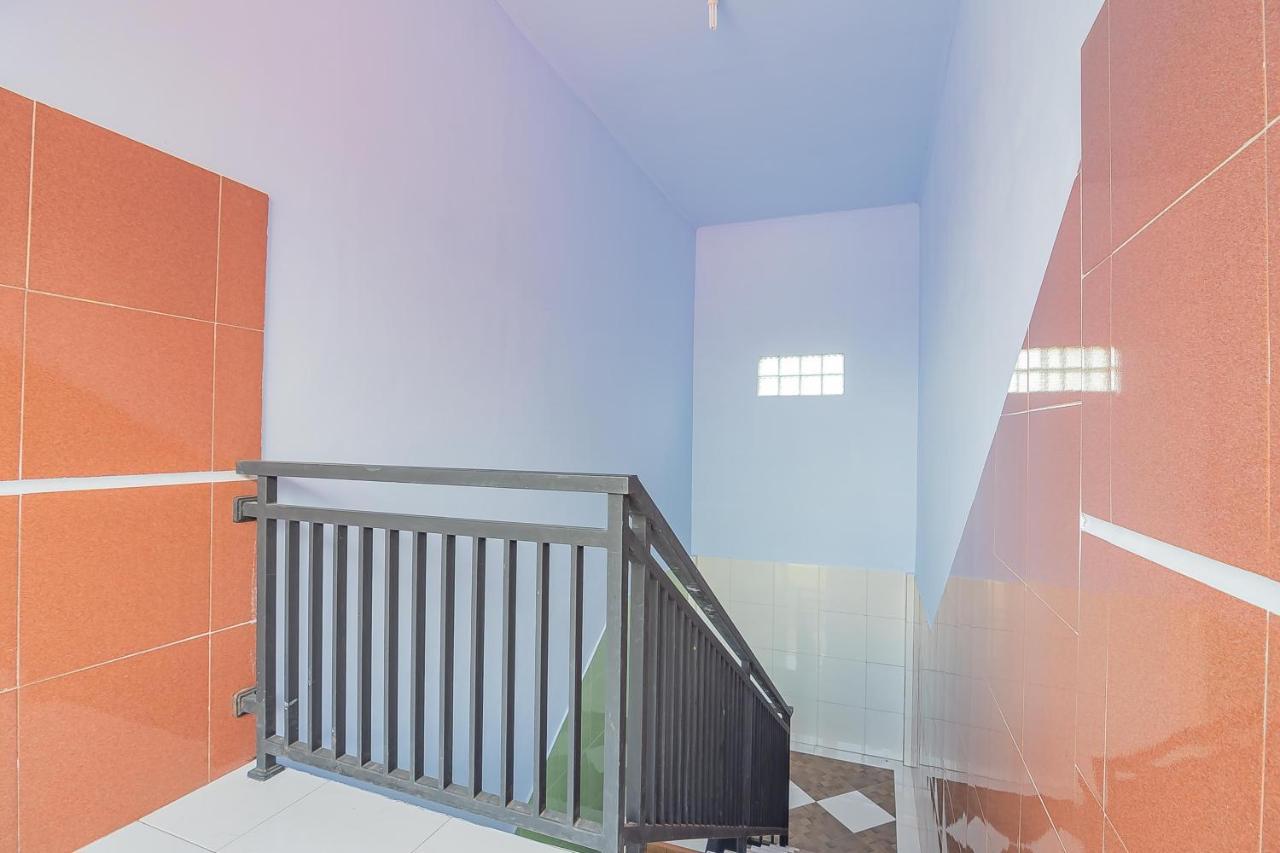 Reddoorz Syariah @ Tambak Mekar Street Subang Hotell Djalantjagak Eksteriør bilde