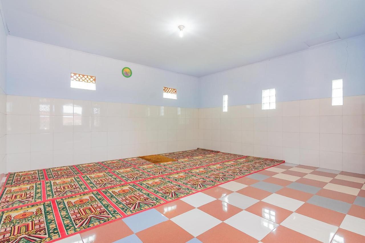 Reddoorz Syariah @ Tambak Mekar Street Subang Hotell Djalantjagak Eksteriør bilde
