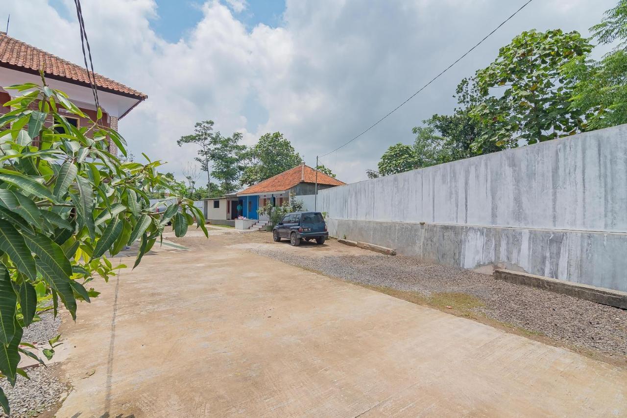 Reddoorz Syariah @ Tambak Mekar Street Subang Hotell Djalantjagak Eksteriør bilde