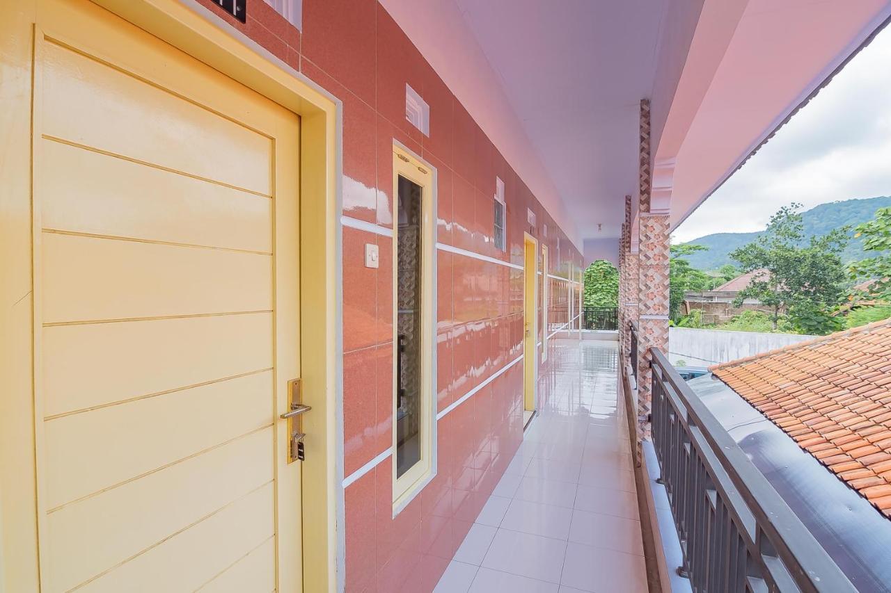 Reddoorz Syariah @ Tambak Mekar Street Subang Hotell Djalantjagak Eksteriør bilde